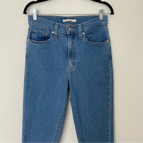 Levi’s High Waisted Tapered Jeans in Medium Blue size 28 29 Long Mom Fit - Picture 3 of 11